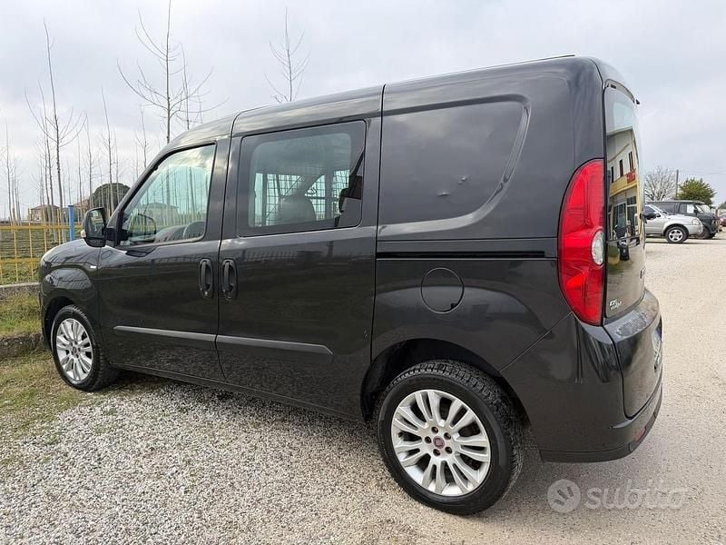 Usata Fiat Doblò Dynamic 104 CV (76 kW) 2013 Grigio Monovolume