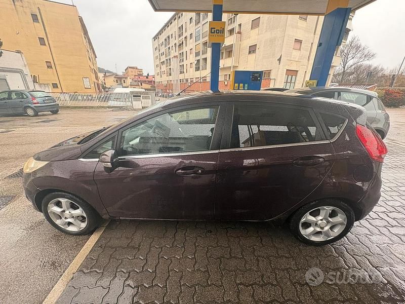 Usata Ford Fiesta Titanium 70 CV (51 kW) 2010 Berlina