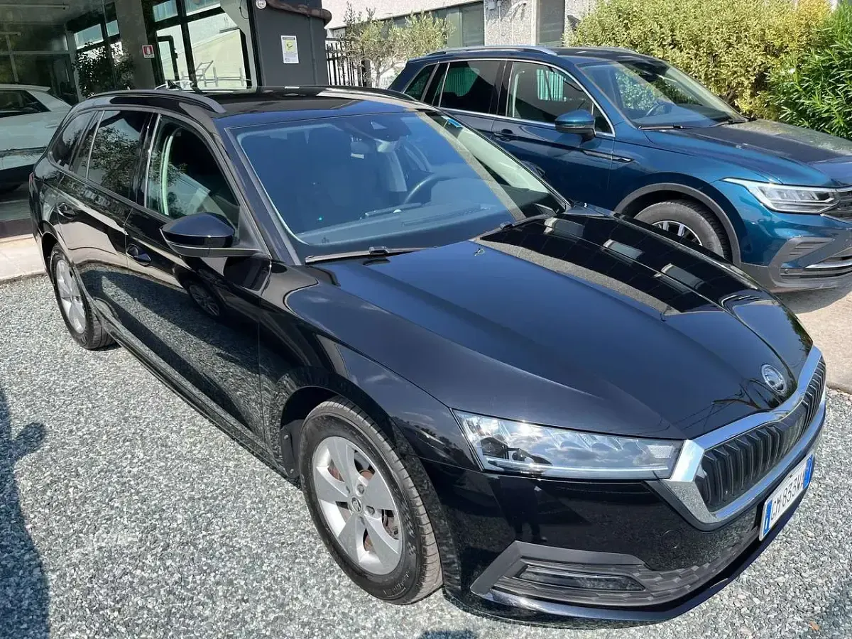 Usata Skoda Octavia Executive 150 CV (110 kW) 2023 Nero Station wagon