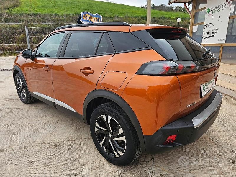 Usata Peugeot 2008 Allure 131 CV (96 kW) 2021 Marrone SUV