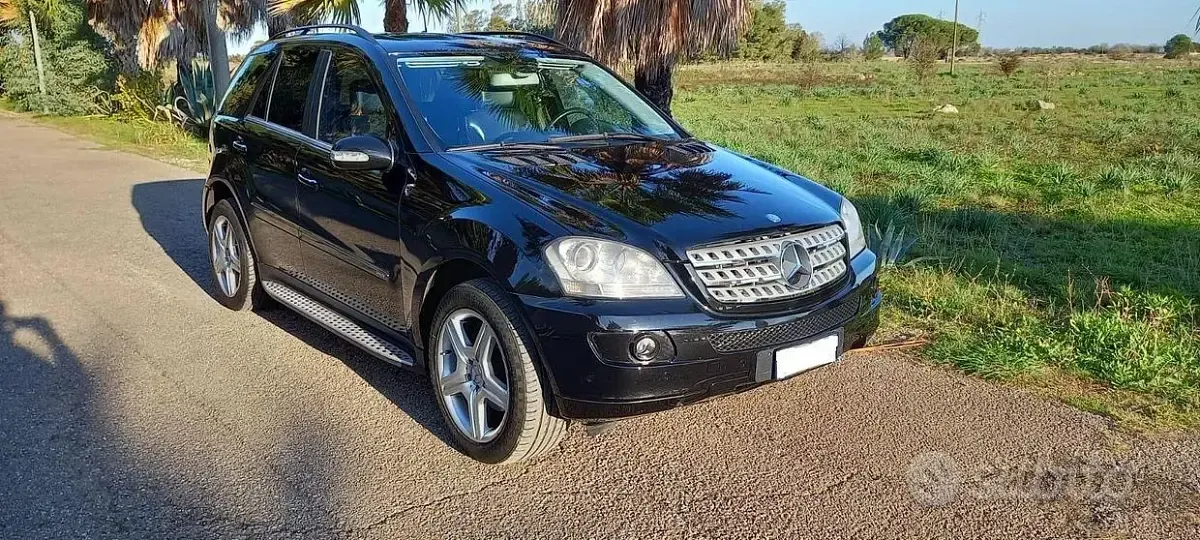 Usata Mercedes ML320 224 CV (164 kW) 2007 Nero SUV