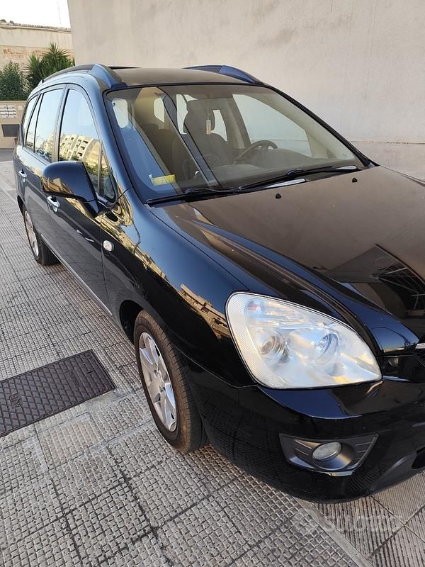 Usata 2009 Kia Carens EX Monovolume | 4000 € (Cara) - Immagine 1/4