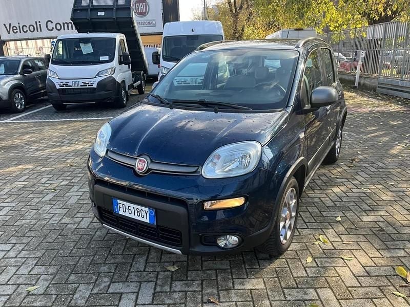 Usata Fiat Panda 4x4 S 95 CV (69 kW) 2016 Blu Utilitaria