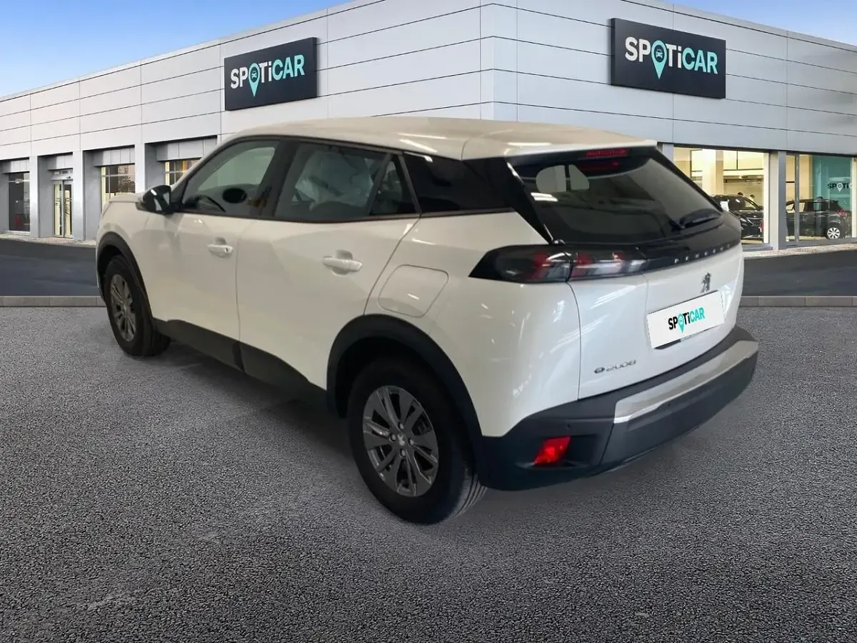 Usata Peugeot e-2008 Active 100 kW (136 CV) 2021 Bianco SUV