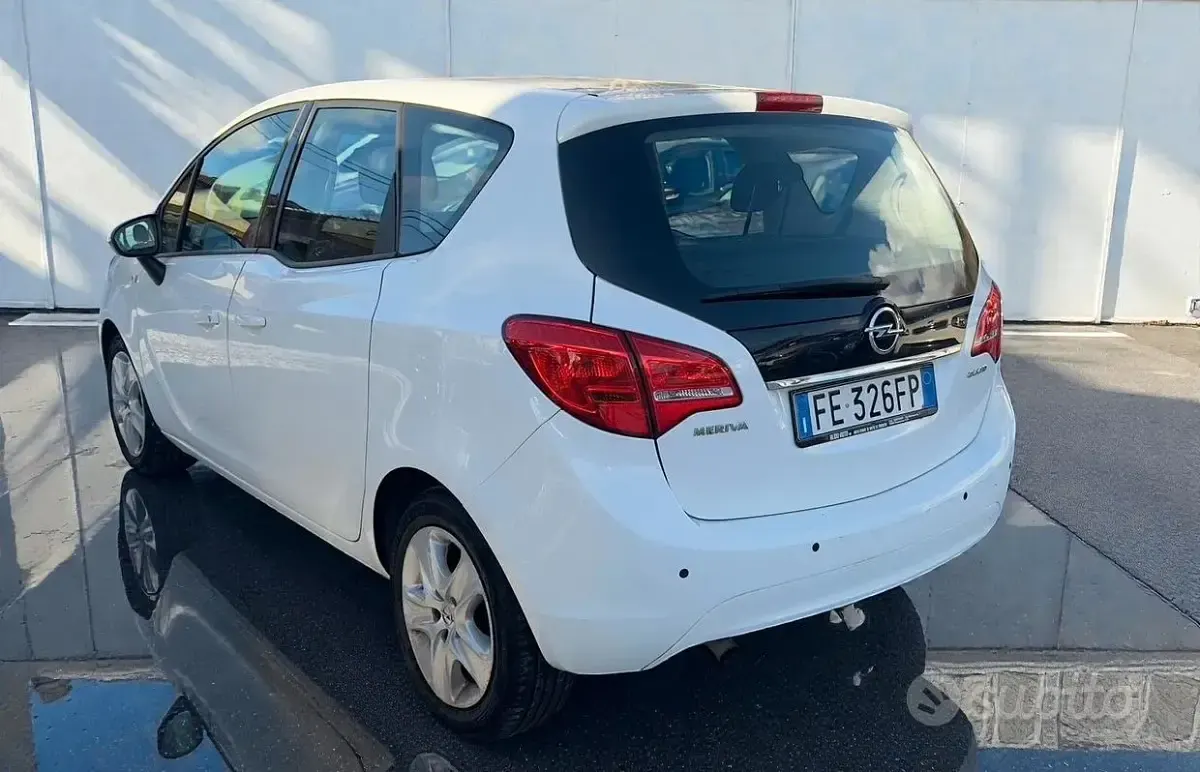 Usata Opel Meriva Cosmo 95 CV (69 kW) 2016 Bianco Monovolume