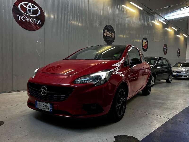 Usata Opel Corsa 69 CV (50 kW) 2016 Rosso Coupé