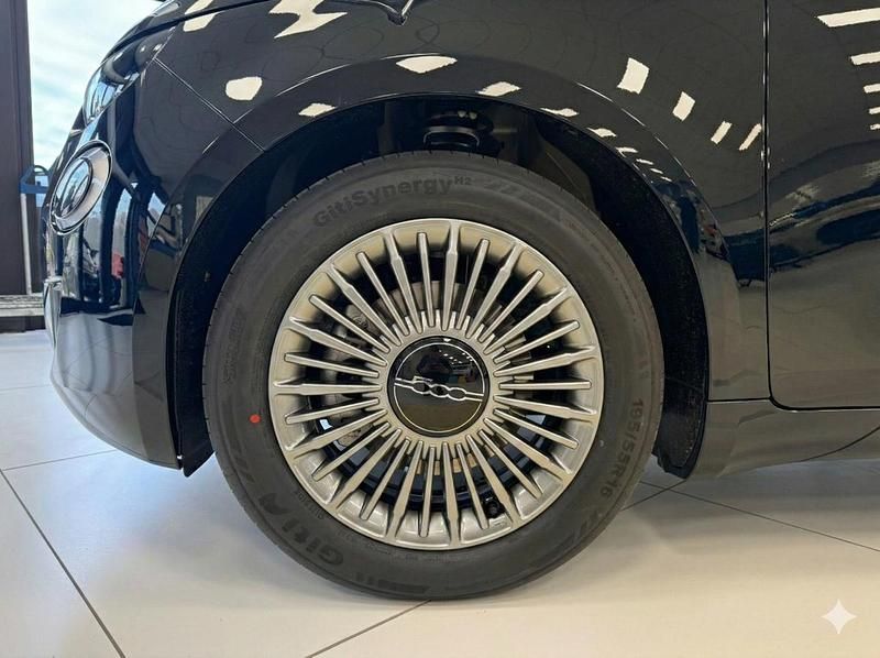 Nuova Fiat 500 Pop 65 CV (47 kW) 2026 Nero Utilitaria
