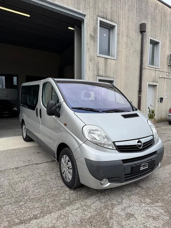 Usata Opel Vivaro 114 CV (83 kW) 2008 Grigio Monovolume