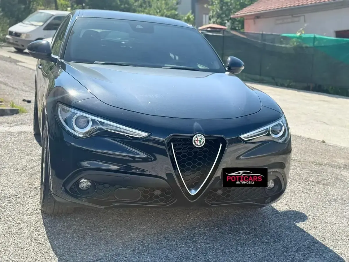 Usata Alfa Romeo Stelvio Executive 190 CV (139 kW) 2022 Nero SUV