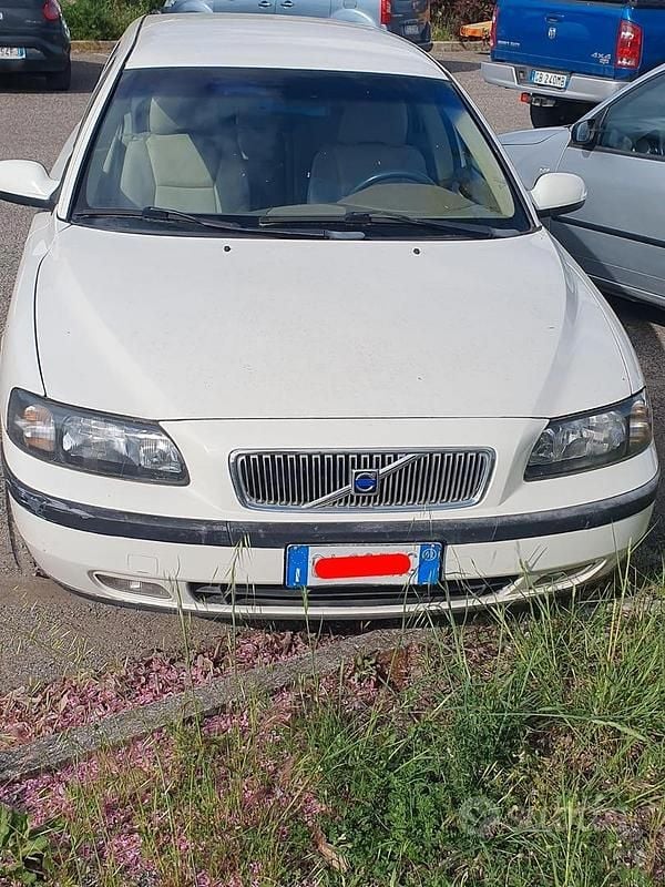 Usata Volvo V70 163 CV (119 kW) 2002 Bianco Station wagon