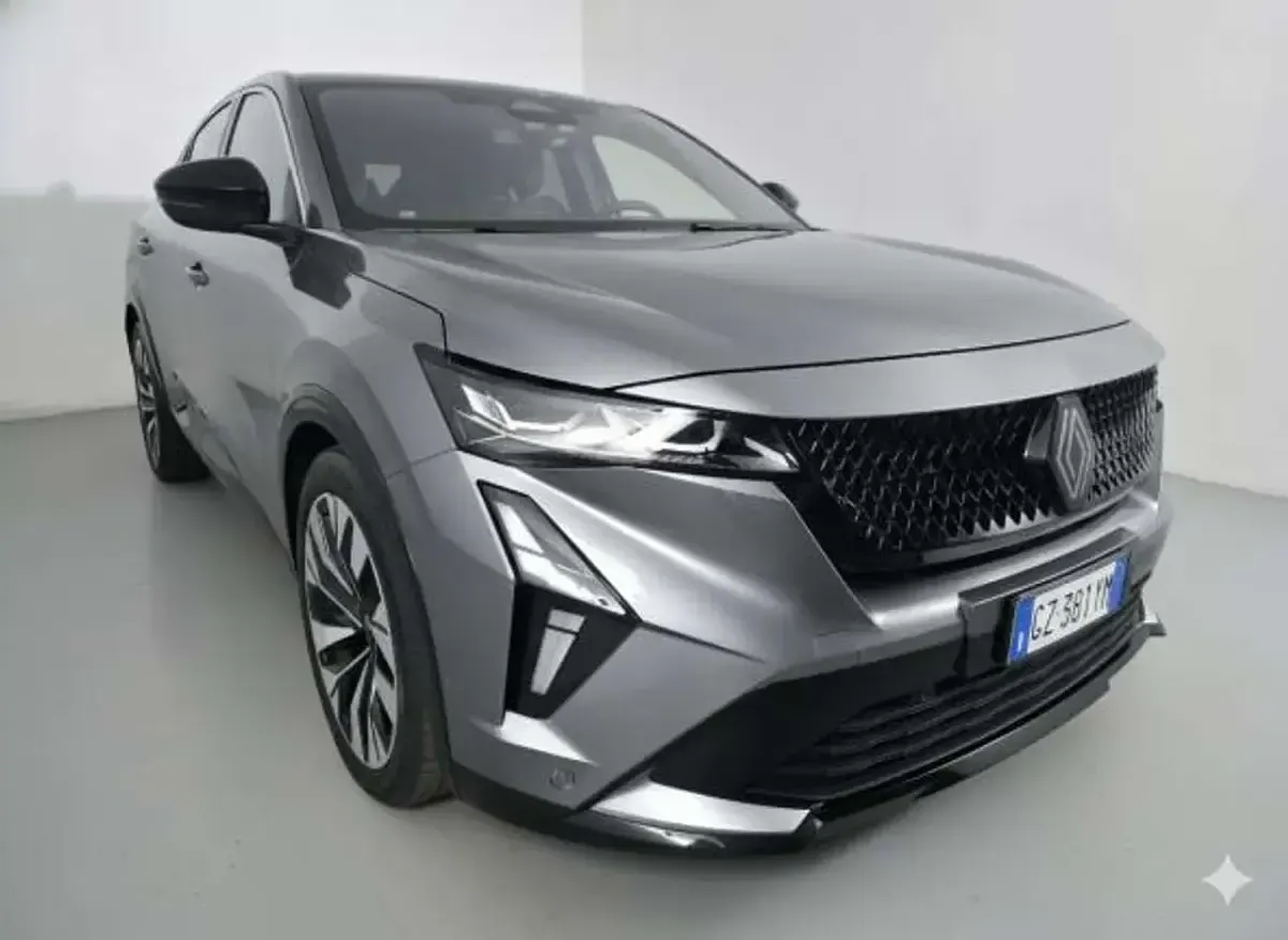 Usata Renault Rafale Techno 131 CV (96 kW) 2025 Grigio SUV
