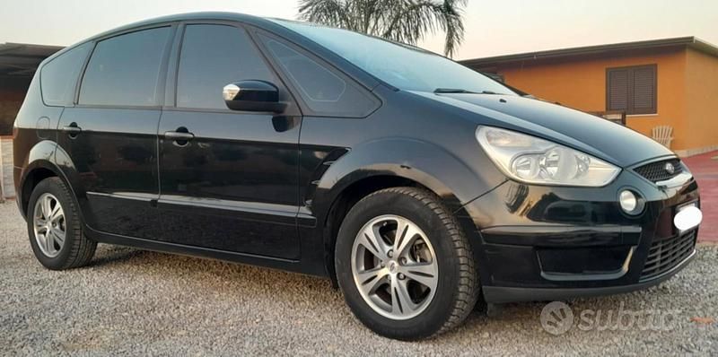 Usata Ford S-MAX Titanium 140 CV (102 kW) 2009 Nero Monovolume