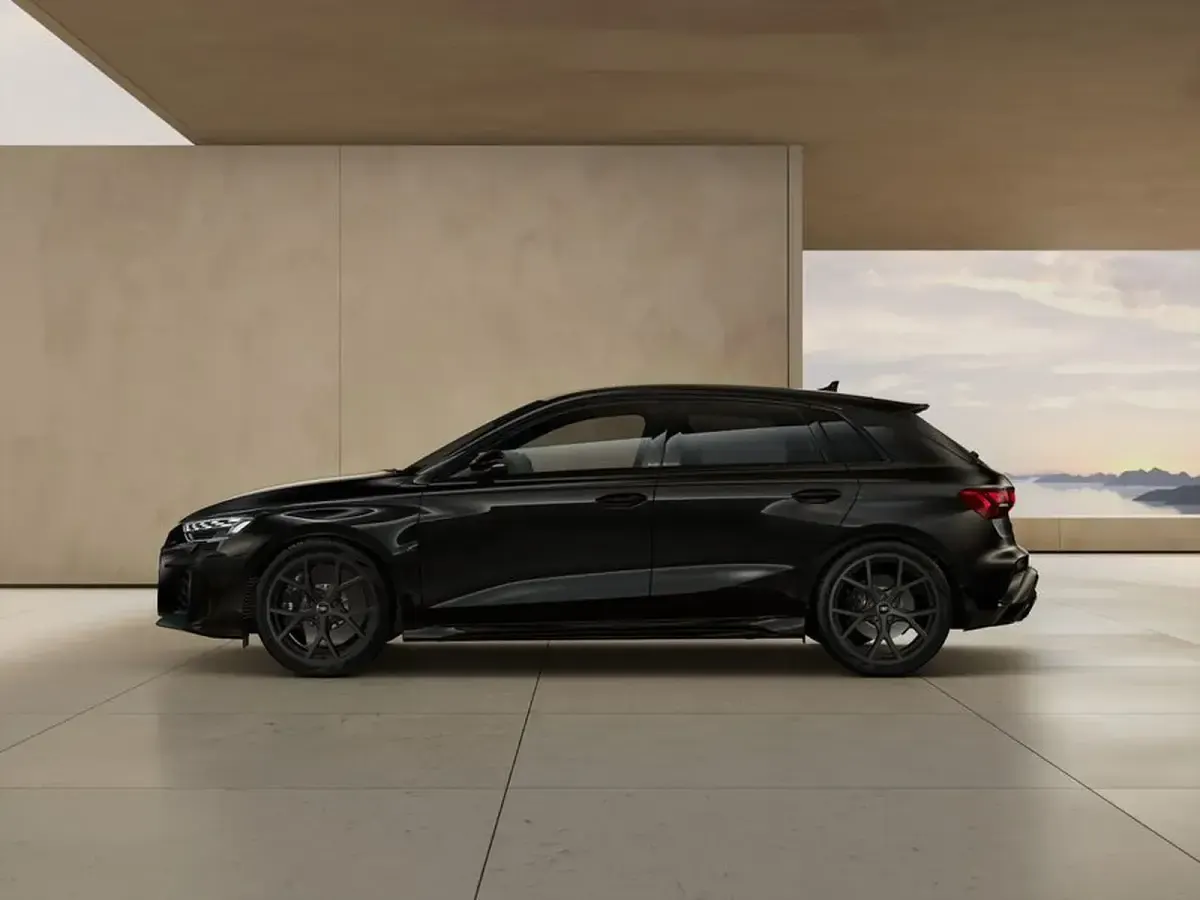Nuova Audi RS3 Comfort 400 CV (294 kW) 2026 Nero mito metallizzato Berlina