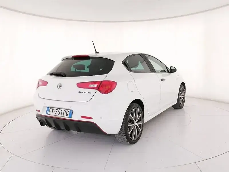Usata Alfa Romeo Giulietta 120 CV (88 kW) 2019 Bianco Utilitaria