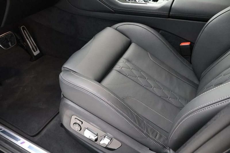 Usata BMW X6 M Sport 340 CV (250 kW) 2024 Black sapphire met SUV