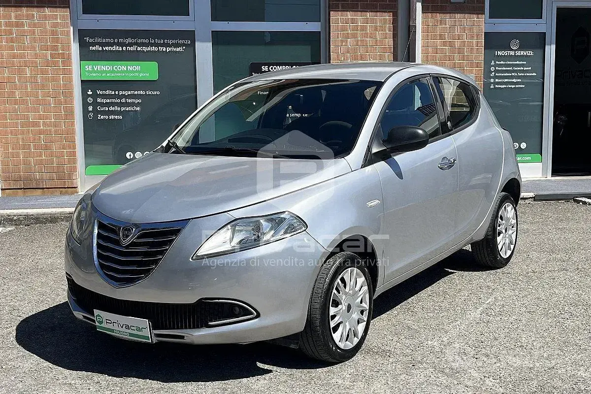 Usata Lancia Ypsilon 85 CV (62 kW) 2013 Utilitaria
