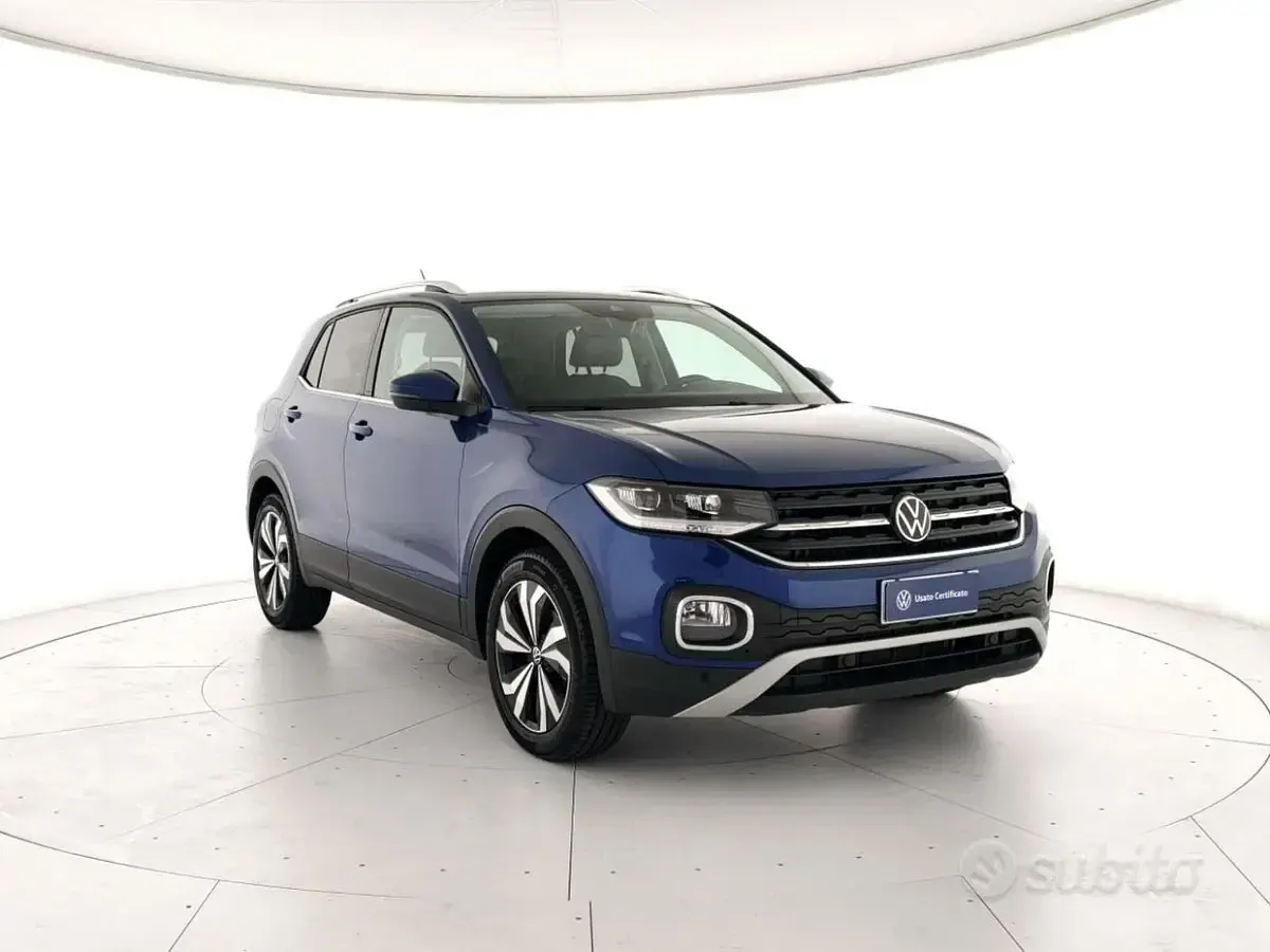 Usata VW T-Cross Advance 110 CV (80 kW) 2023 Reef blue metallizzato SUV