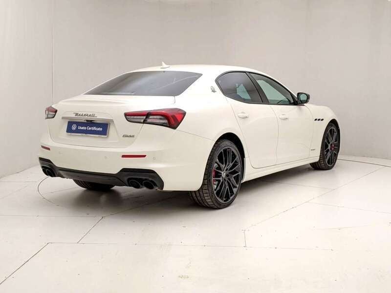 Usata Maserati Ghibli 330 CV (242 kW) 2021 Bianco Coupé