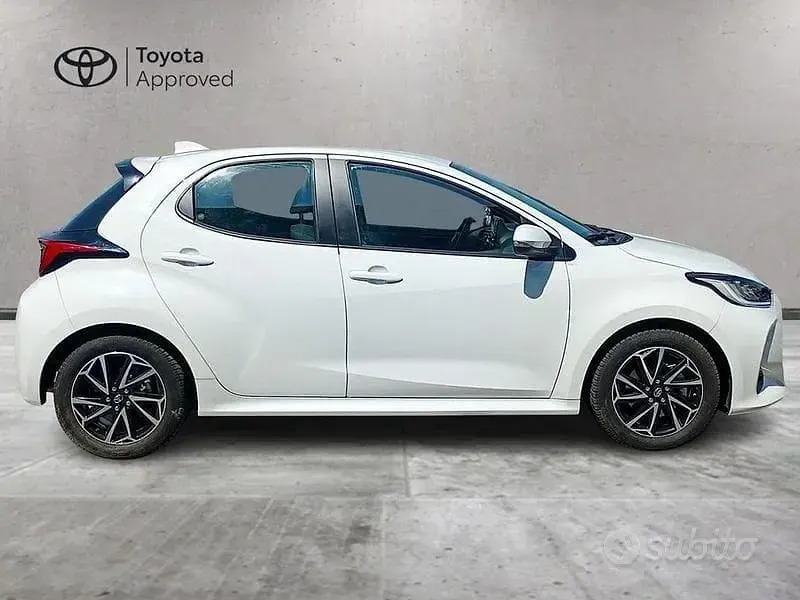 Usata Toyota Yaris Hybrid Trend 92 CV (67 kW) 2022 Bianco SUV