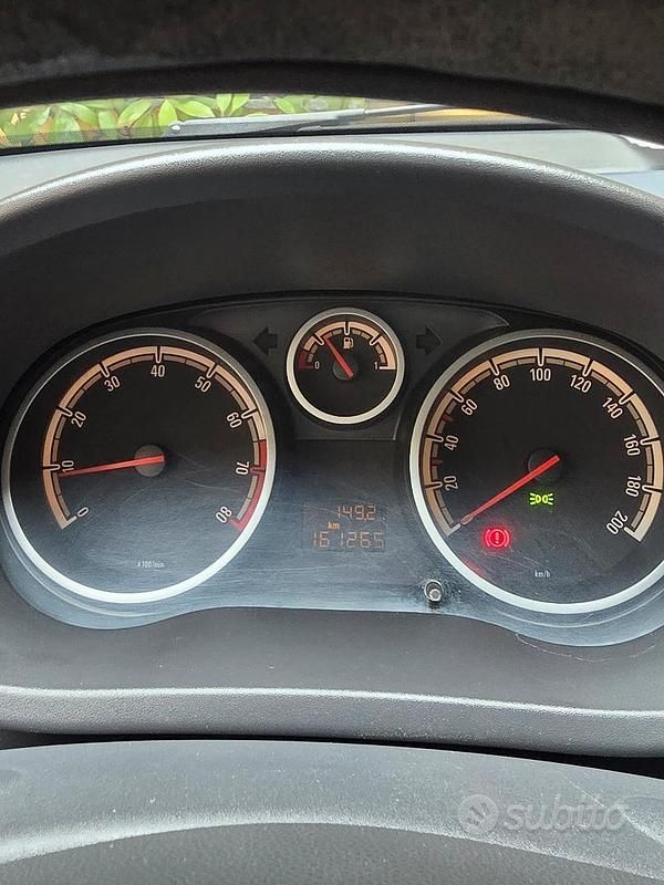 Usata Opel Corsa 85 CV (62 kW) 2010 Grigio Berlina