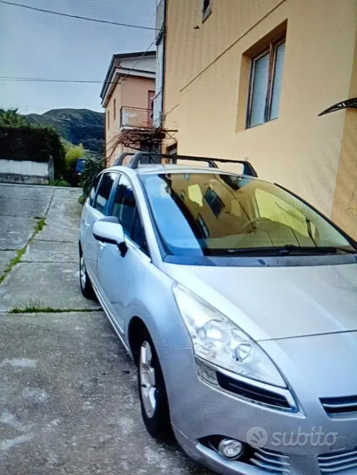 Usata Peugeot 5008 150 CV (110 kW) 2011 Grigio Monovolume