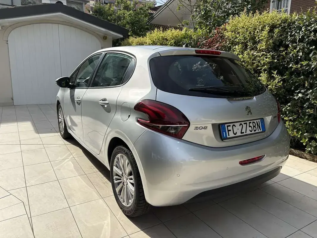 Usata Peugeot 208 Active 82 CV (60 kW) 2016 Utilitaria
