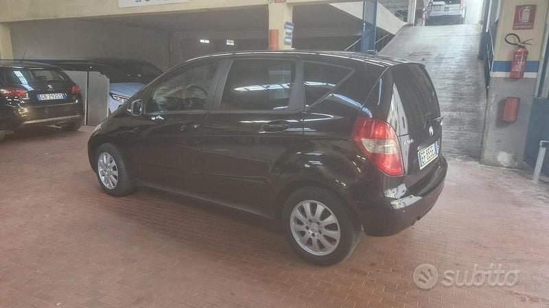 Usata Mercedes A180 Avantgarde 108 CV (79 kW) 2010 Nero Berlina