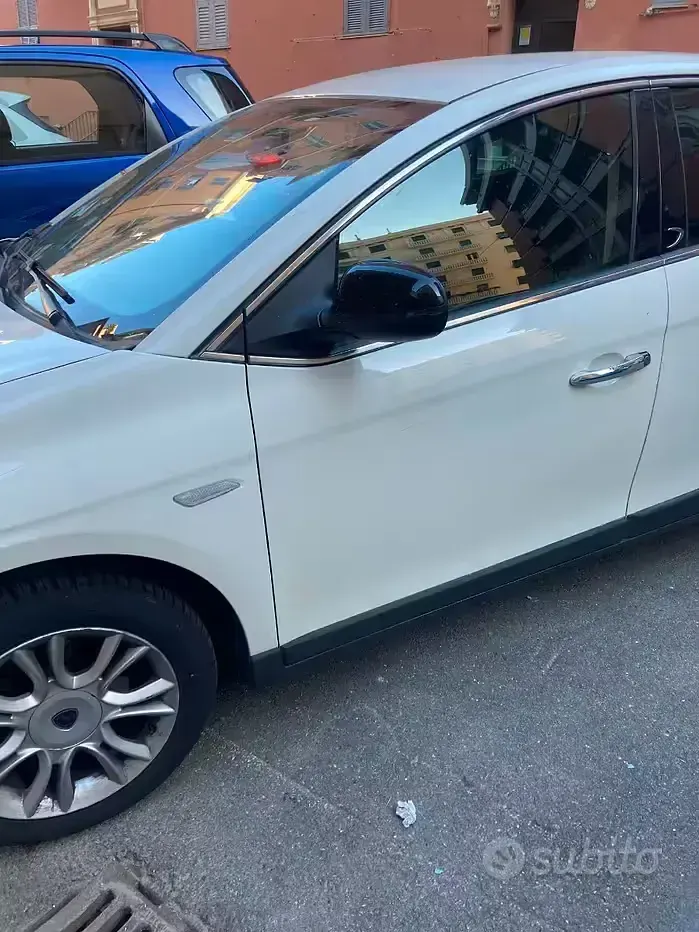 Usata Lancia Delta 120 CV (88 kW) 2012 Bianco Utilitaria
