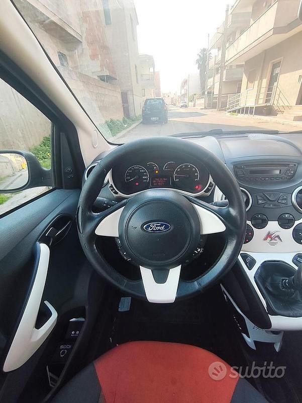 Usata Ford Ka 75 CV (55 kW) 2011 Nero Utilitaria