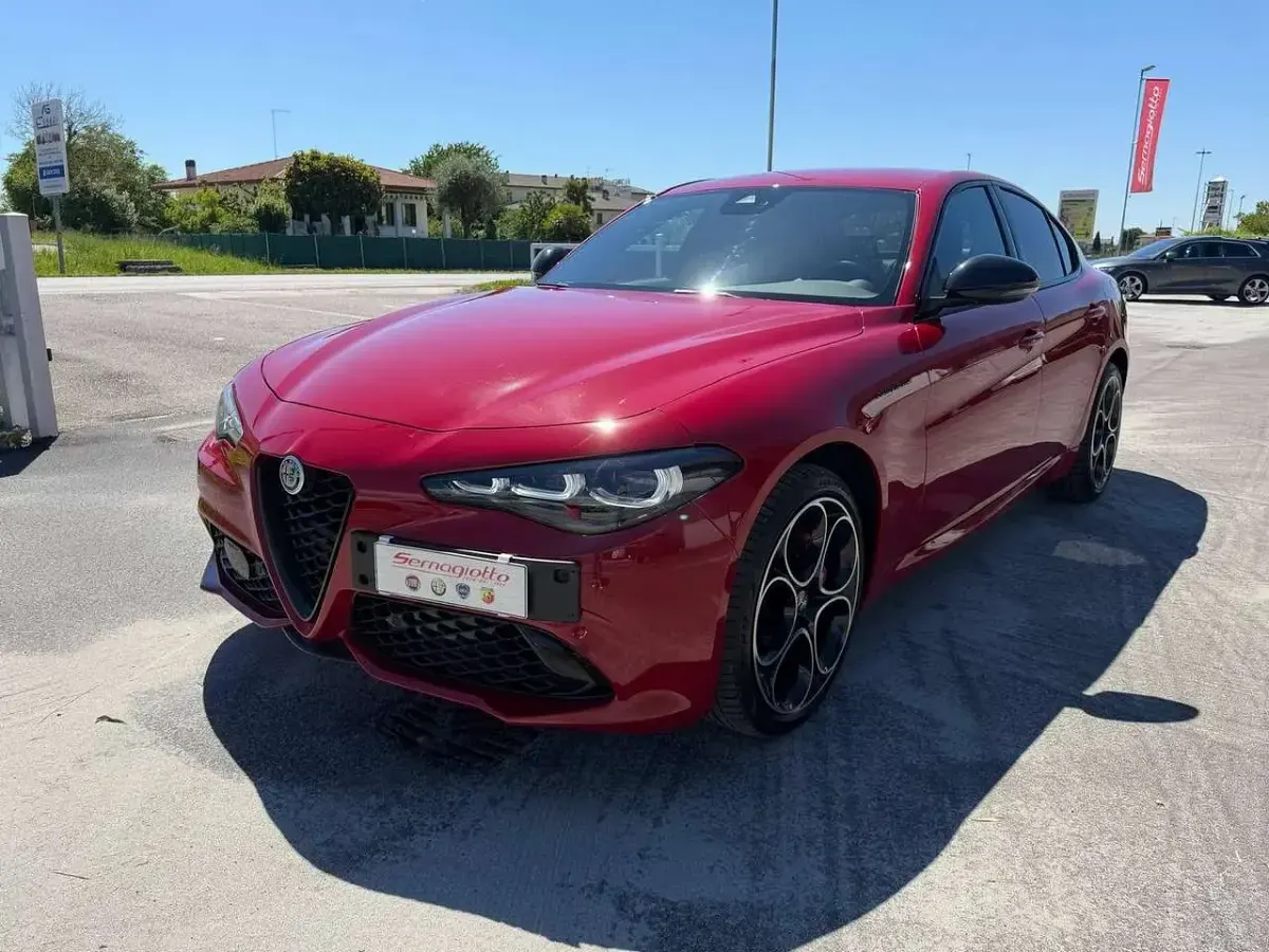 Usata Alfa Romeo Giulia Competizione 280 CV (205 kW) 2023 Rosso alfa Berlina