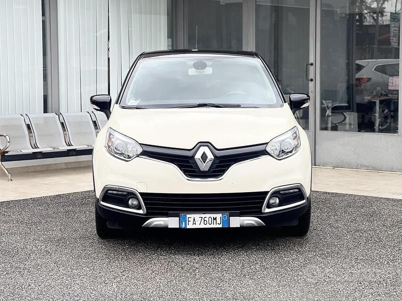 Usata Renault Captur 90 CV (66 kW) 2015 Beige SUV