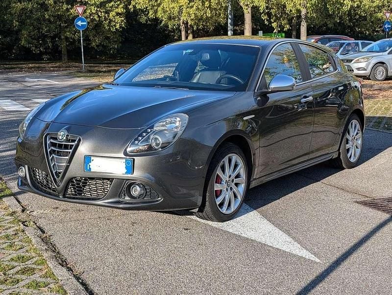 Usata Alfa Romeo Giulietta Distinctive 174 CV (127 kW) 2015 Utilitaria