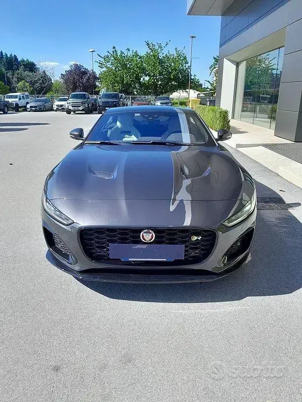 Usata Jaguar F-Type R 575 CV (422 kW) 2021 Grigio Coupé