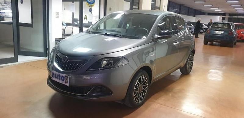 Usata Lancia Ypsilon S 69 CV (50 kW) 2024 Grigio Utilitaria