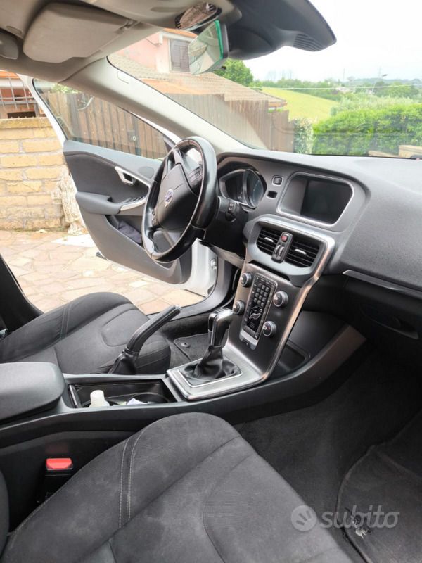 Usata Volvo V40 115 CV (84 kW) 2014 Bianco Station wagon
