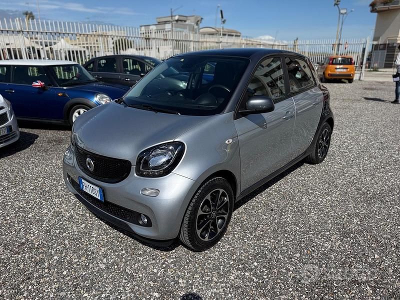 Usata Smart ForFour 61 CV (44 kW) 2017 Grigio Utilitaria