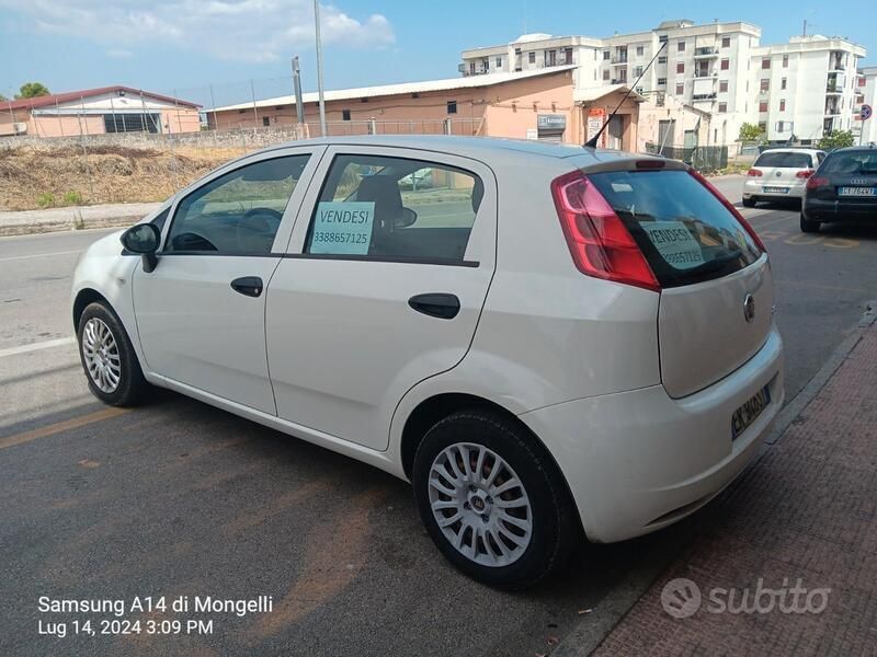 Usata Fiat Grande Punto 75 CV (55 kW) 2013 Bianco Utilitaria