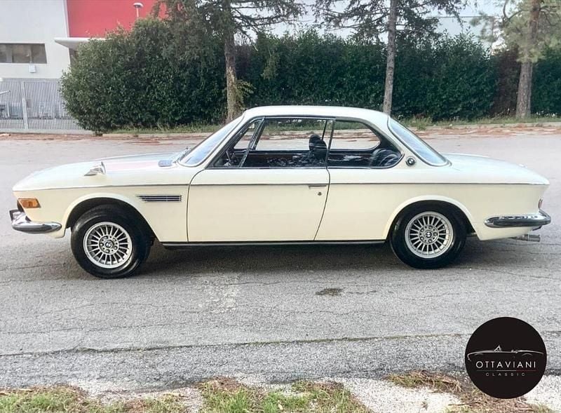 Usata BMW E9 Efficient Dynamics 169 CV (124 kW) 1969 Bianco Coupé