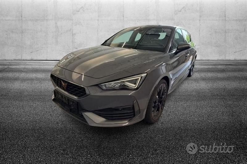 Usata Cupra Leon VZ 245 CV (180 kW) 2021 Grigio metallizzato Berlina