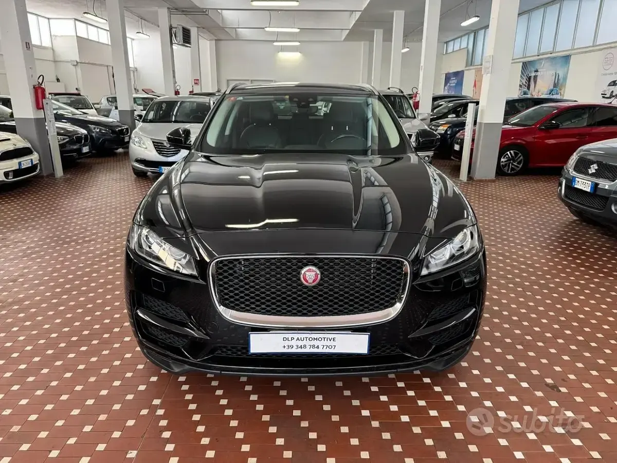 Usata Jaguar F-Pace Portfolio 180 CV (132 kW) 2019 Nero SUV