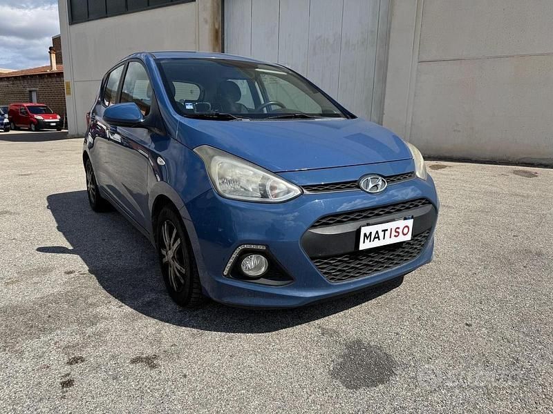 Blu Usata 2014 Hyundai i10 Due volumi | 2490 € (Super prezzo) - Immagine 1/4