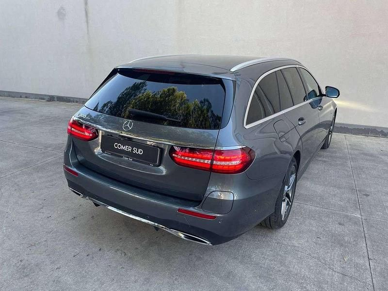 Usata Mercedes E300 Premium 194 CV (142 kW) 2021 Grigio selenite metallizzato Station wagon