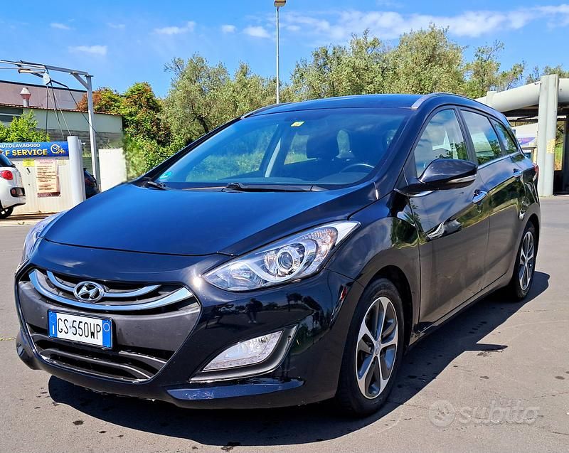 Usata Hyundai i30 90 CV (66 kW) 2015 Nero Station wagon