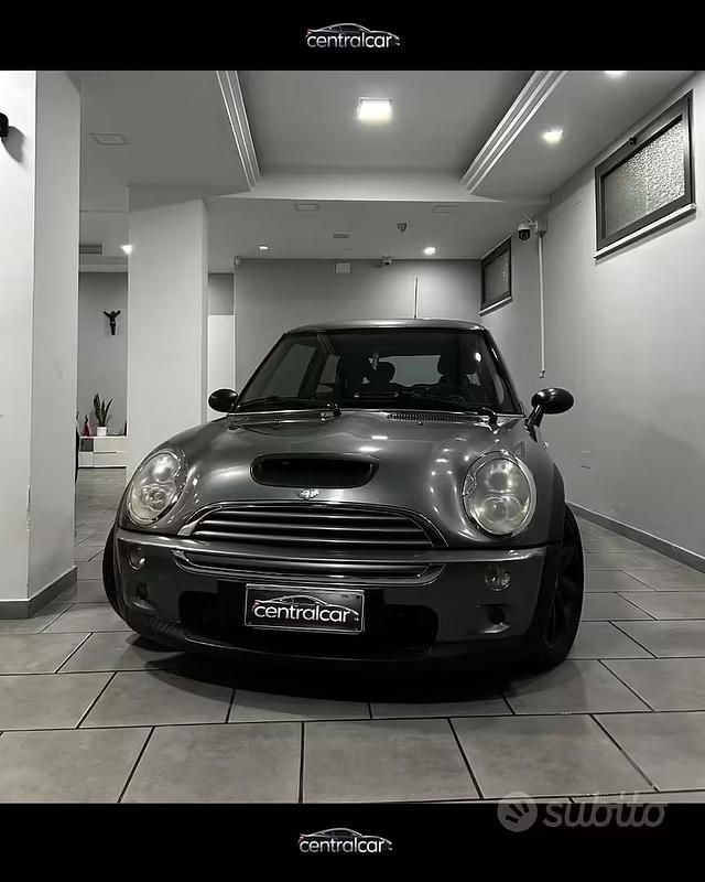 Usata Mini Cooper S 170 CV (125 kW) 2005 Grigio Utilitaria