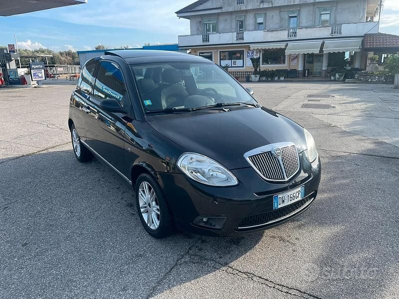 Usata Lancia Ypsilon 90 CV (66 kW) 2009 Utilitaria