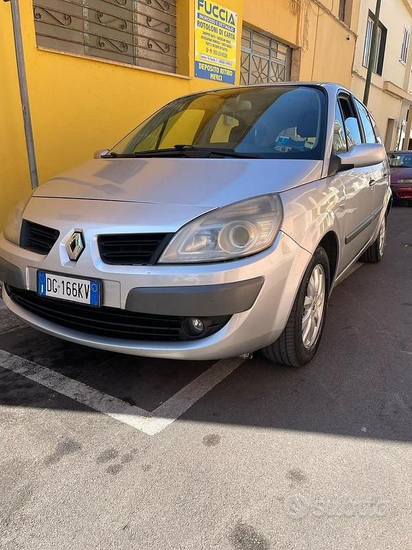 Grigio Usata 2007 Renault Scénic II Monovolume | 2500 € (Molto cara) - Immagine 1/4