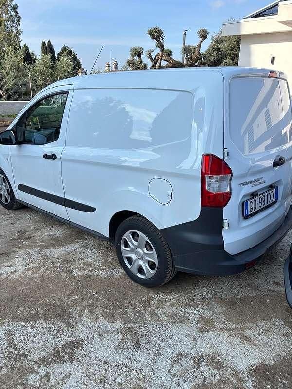 Usata Ford Courier 75 CV (55 kW) 2021 Monovolume