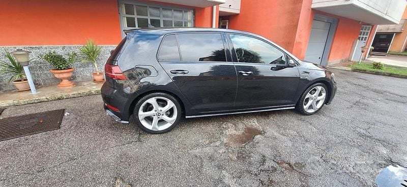 Nero Usata 2018 VW Golf VII R-line Due volumi | 19.000 € (Molto cara) - Immagine 1/4
