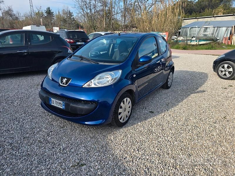 Usata Peugeot 107 68 CV (50 kW) 2006 Blu Utilitaria