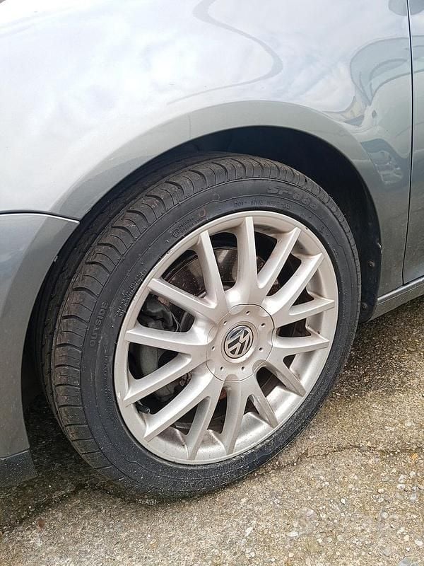Usata VW Golf V GT 170 CV (125 kW) 2007 Grigio Berlina